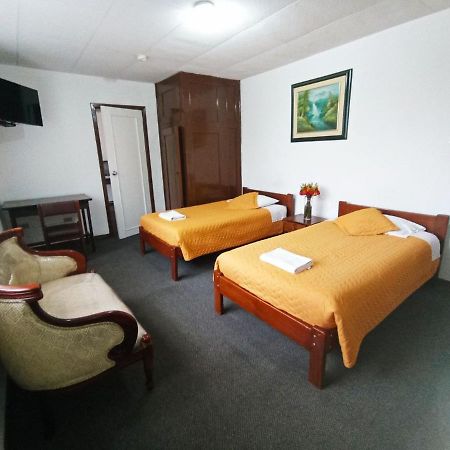 Hotel 9 De Octubre Quito Ngoại thất bức ảnh