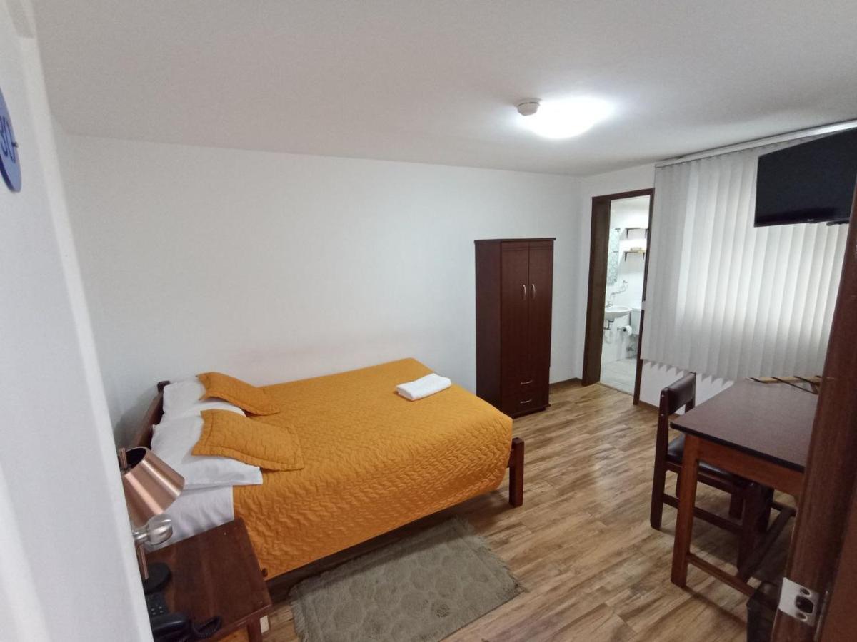 Hotel 9 De Octubre Quito Ngoại thất bức ảnh