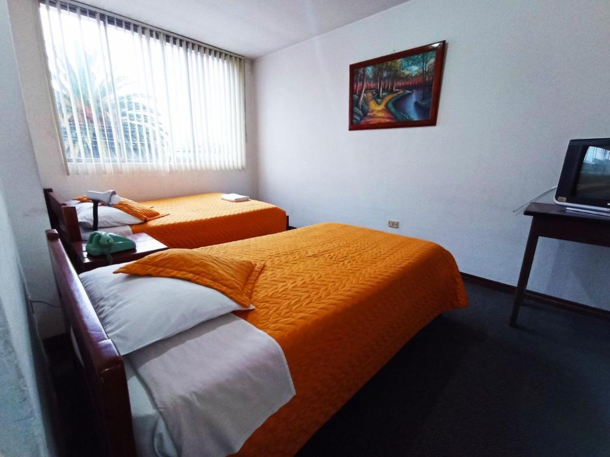 Hotel 9 De Octubre Quito Ngoại thất bức ảnh