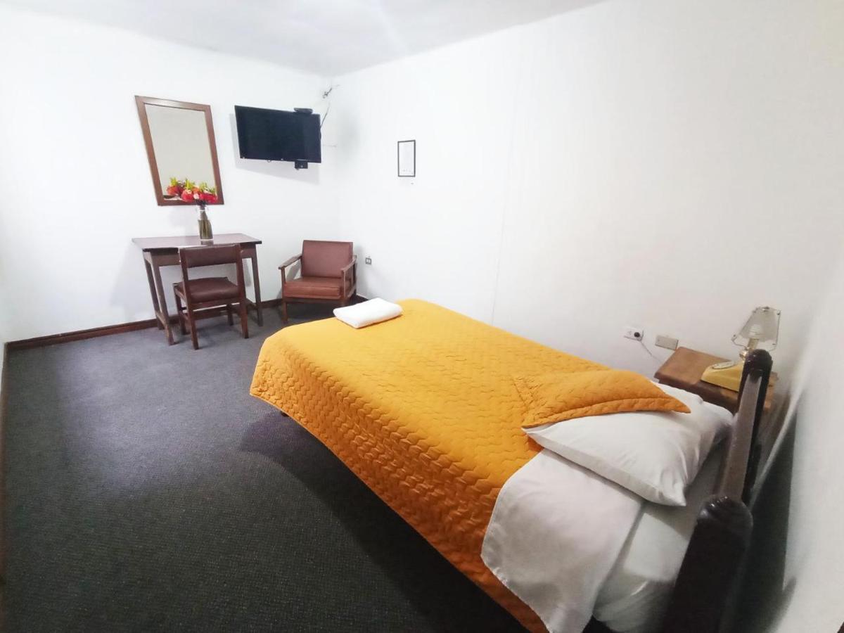 Hotel 9 De Octubre Quito Ngoại thất bức ảnh